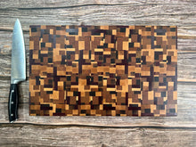 Load image into Gallery viewer, End Grain Cutting Board