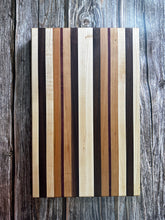 Load image into Gallery viewer, Personalized Cutting Board STYLE 3
