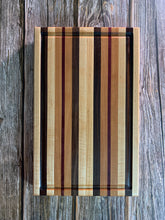 Load image into Gallery viewer, Personalized Juice Groove Cutting Board (handle in the middle)
