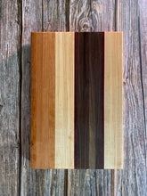 Load image into Gallery viewer, Small personalized Cutting Board STYLE 1
